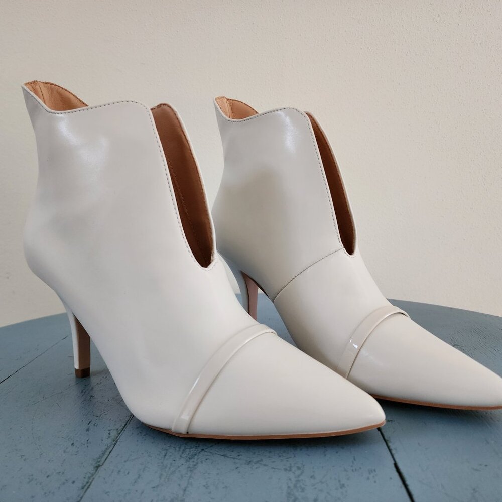 Coutgo Women's White High Heel Ankle Booties Size: 7 1/2  27.00